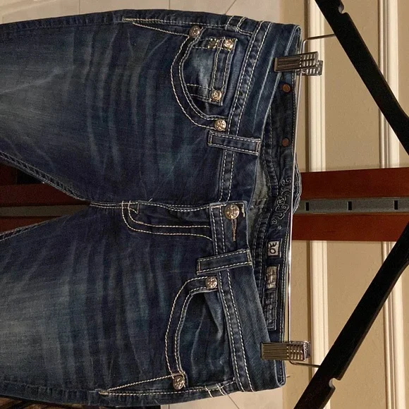 Miss Me. 30. Mid-rise  31 inseam - Picture 2 of 4